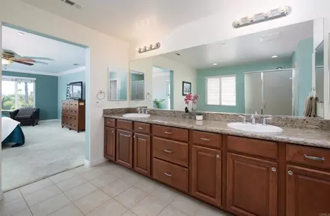 Bath - 5611 Spanish Horse, Oceanside, CA 92057 photo 5 of 7