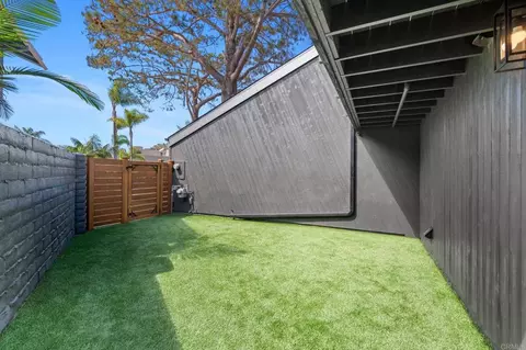 Exterior - 2133 Cordero Rd, Del Mar, CA 92014 photo 4 of 6