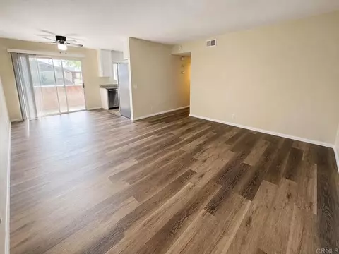 Living - 502 Calle Montecito #18, Oceanside, CA 92057 photo 2 of 4