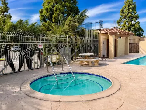 Exterior - 502 Calle Montecito #18, Oceanside, CA 92057 photo 6 of 8