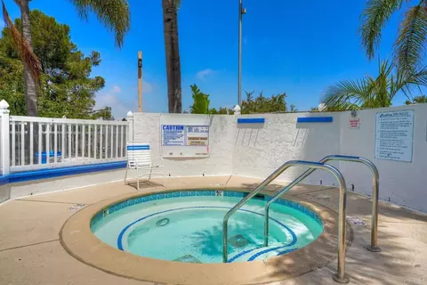 Exterior - 4210 Dawn Ln, Oceanside, CA 92056 photo 10 of 11