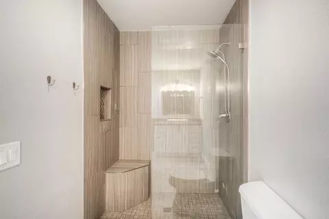 Bath - 4210 Dawn Ln, Oceanside, CA 92056 photo 3 of 4