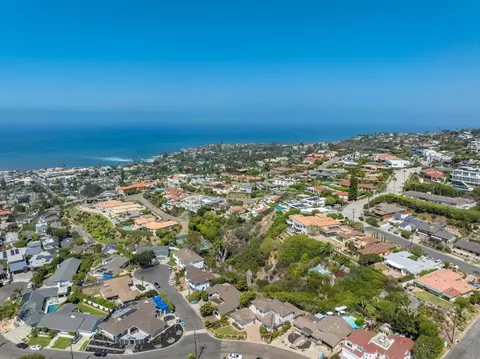 View/Area - 972 Skylark Dr, La Jolla, CA 92037 photo 7 of 10