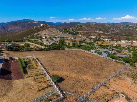 View/Area - 22952 Stokes Rd, Ramona, CA 92065 photo 5 of 11