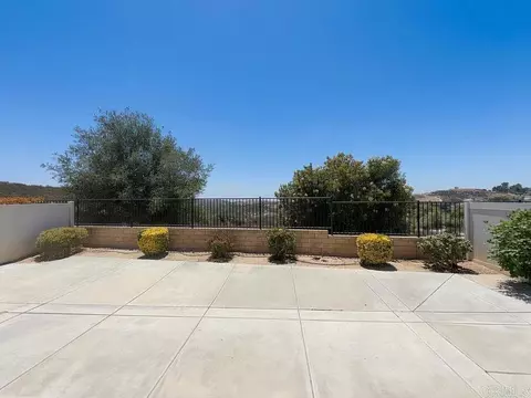 Exterior - 367 Shining Rock, Beaumont, CA 92223 photo 4 of 9