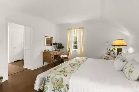 Bedroom - 7716 Lookout Dr, La Jolla, CA 92037 photo 1 of 4