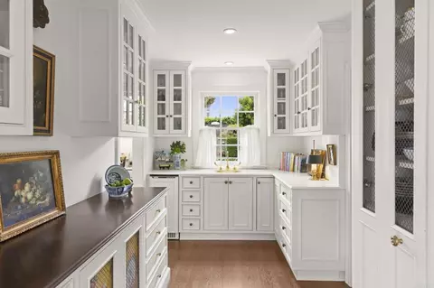 Kitchen - 7716 Lookout Dr, La Jolla, CA 92037 photo 3 of 4