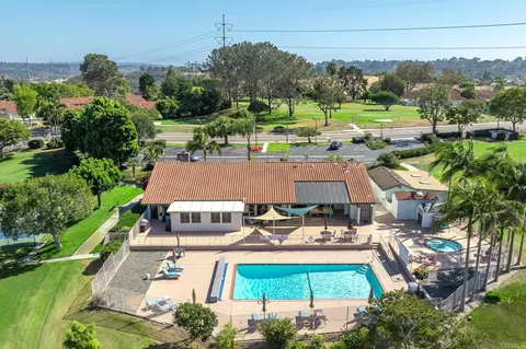 View/Area - 1976 Fairlee Dr, Encinitas, CA 92024 photo 4 of 5