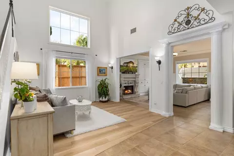 Entry Way - 2285 Hillyer St, Carlsbad, CA 92008 photo 3 of 8