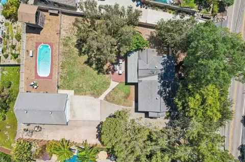 View/Area - 916 Sunset Dr, Vista, CA 92081 photo 5 of 12