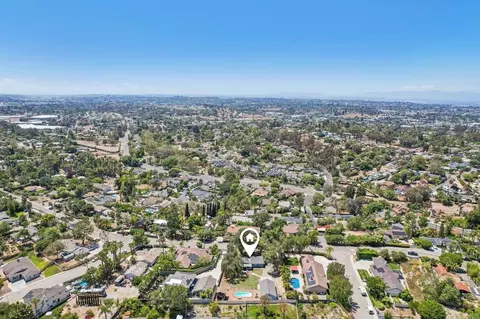 View/Area - 916 Sunset Dr, Vista, CA 92081 photo 6 of 12