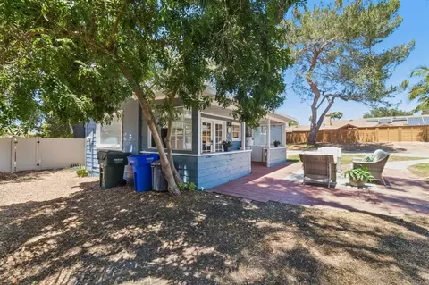 Exterior - 916 Sunset Dr, Vista, CA 92081 photo 6 of 15