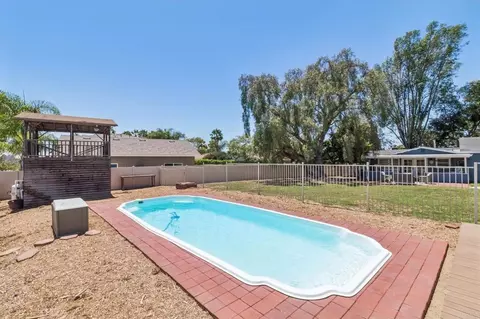 Exterior - 916 Sunset Dr, Vista, CA 92081 photo 9 of 15