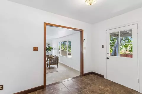 Entry Way - 916 Sunset Dr, Vista, CA 92081 photo 1 of 2