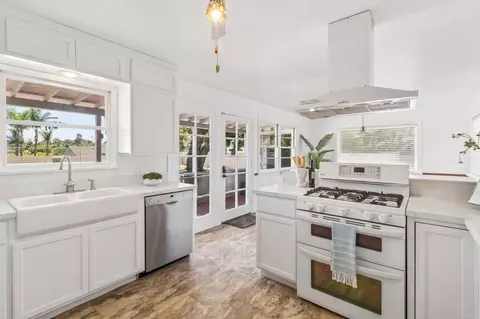 Kitchen - 916 Sunset Dr, Vista, CA 92081 photo 1 of 6
