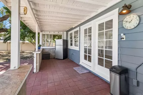Exterior - 916 Sunset Dr, Vista, CA 92081 photo 4 of 15