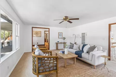 Living - 916 Sunset Dr, Vista, CA 92081 photo 3 of 4
