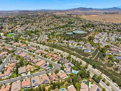 View/Area - 41645 Cypress Point Way, Temecula, CA 92591 photo 10 of 12