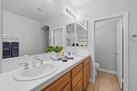 Bath - 41645 Cypress Point Way, Temecula, CA 92591 photo 2 of 4