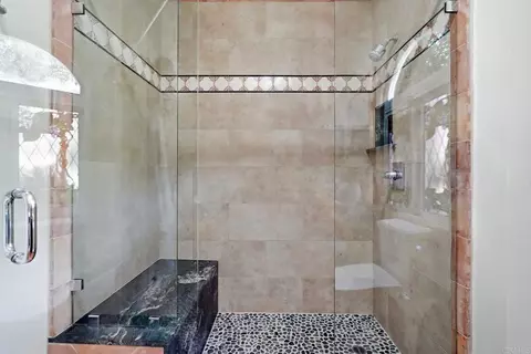 Bath - 2484 Dos Lomas, Fallbrook, CA 92028 photo 8 of 10