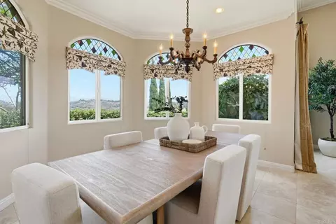 Dining - 2484 Dos Lomas, Fallbrook, CA 92028 photo 5 of 5
