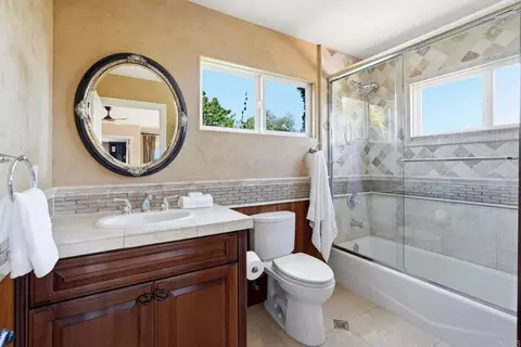 Bath - 2484 Dos Lomas, Fallbrook, CA 92028 photo 9 of 10