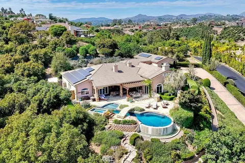 View/Area - 2484 Dos Lomas, Fallbrook, CA 92028 photo 1 of 10