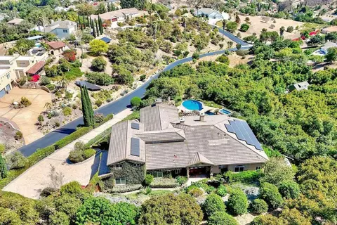 View/Area - 2484 Dos Lomas, Fallbrook, CA 92028 photo 7 of 10