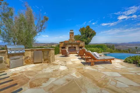 Exterior - 2484 Dos Lomas, Fallbrook, CA 92028 photo 8 of 11