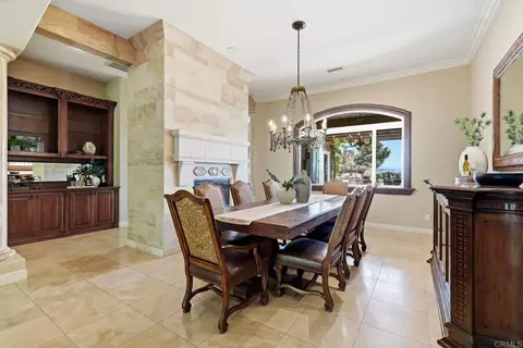 Dining - 2484 Dos Lomas, Fallbrook, CA 92028 photo 1 of 5