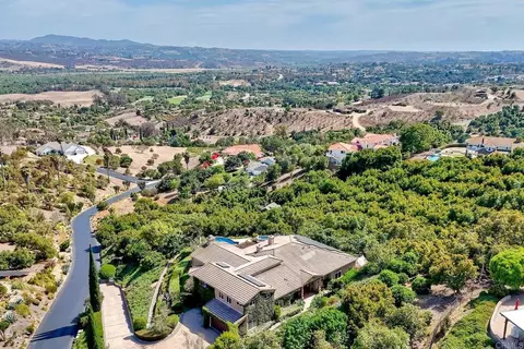 View/Area - 2484 Dos Lomas, Fallbrook, CA 92028 photo 5 of 10