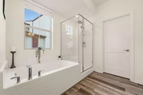 Bath - 1811 Red Willow Way, Oceanside, CA 92056 photo 3 of 5
