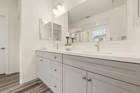 Bath - 1811 Red Willow Way, Oceanside, CA 92056 photo 2 of 5