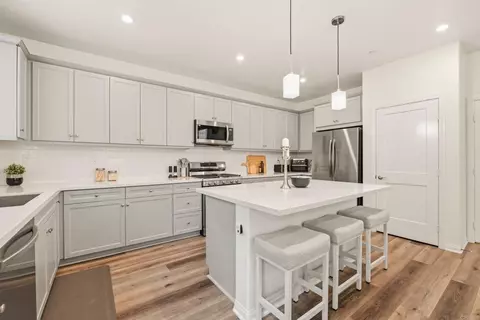 Kitchen - 1811 Red Willow Way, Oceanside, CA 92056 photo 3 of 5