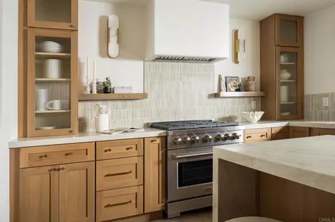 Kitchen - 1551 Burgundy Rd, Encinitas, CA 92024 photo 4 of 5