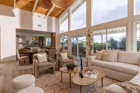 Living - 1551 Burgundy Rd, Encinitas, CA 92024 photo 4 of 4