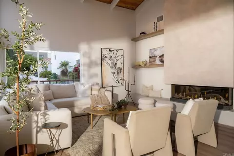 Living - 1551 Burgundy Rd, Encinitas, CA 92024 photo 2 of 4