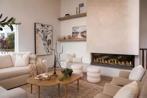 Living - 1551 Burgundy Rd, Encinitas, CA 92024 photo 3 of 4