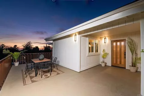 Exterior - 1551 Burgundy Rd, Encinitas, CA 92024 photo 6 of 10