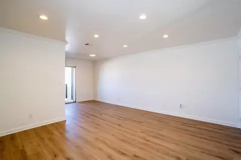Living - 569 E St #14, Chula Vista, CA 91910 photo 3 of 8