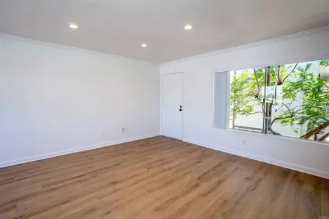 Living - 569 E St #14, Chula Vista, CA 91910 photo 4 of 8