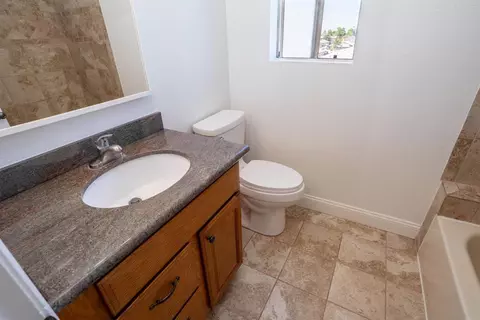 Bath - 569 E St #14, Chula Vista, CA 91910 photo 5 of 11