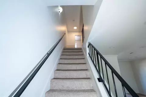 Entry Way - 569 E St #14, Chula Vista, CA 91910 photo 1 of 2