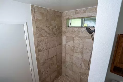 Bath - 569 E St #14, Chula Vista, CA 91910 photo 8 of 11