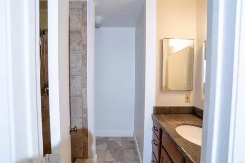 Bath - 569 E St #14, Chula Vista, CA 91910 photo 11 of 11