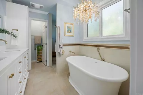 Bath - 1818 Avocado Rd, Oceanside, CA 92054 photo 3 of 5