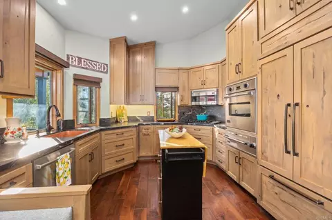 Kitchen - 1818 Avocado Rd, Oceanside, CA 92054 photo 3 of 4