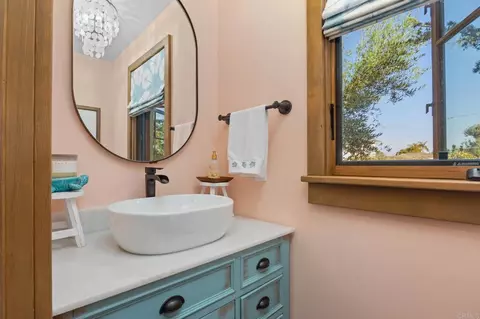 Bath - 1818 Avocado Rd, Oceanside, CA 92054 photo 1 of 5