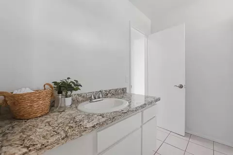 Bath - 3635 Harvard Dr, Oceanside, CA 92056 photo 3 of 3