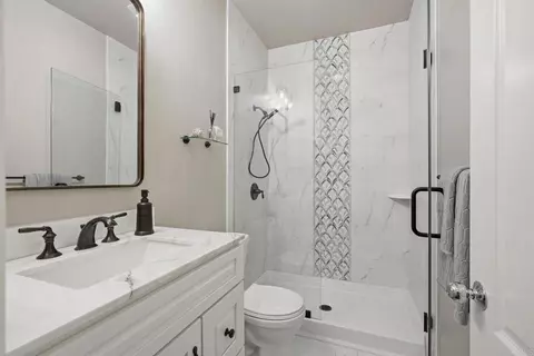 Bath - 5988 Black Rail Rd, Carlsbad, CA 92011 photo 1 of 7